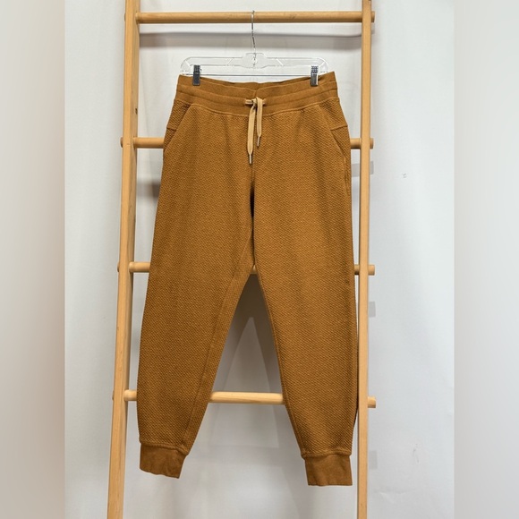 LULULEMON ATHLETICA Tan Warm Down textured Jogger size 8 - Picture 9 of 13